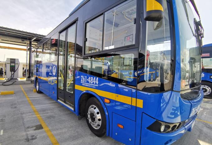 Nueva Flota de Transmilenio viene equipada para cargar celulares