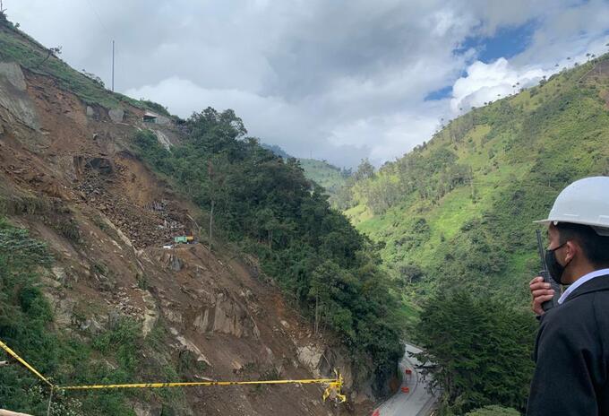 Km 38+900 de la vía Calarcá - Cajamarca