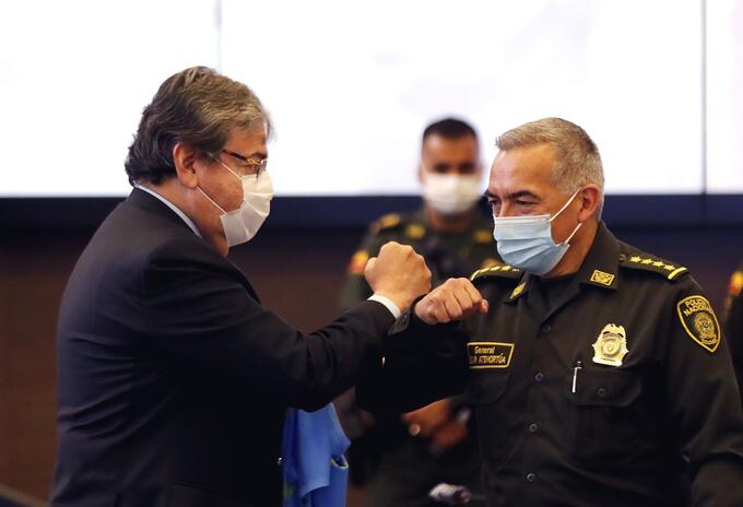 Carlos Holmes Trujillo y Óscar Atehortúa