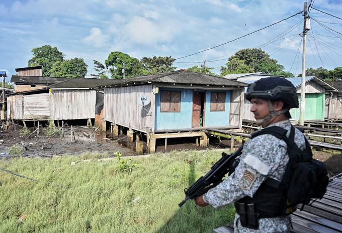 Tumaco (Nariño) - Inseguridad y soldado en uno de los barrios.