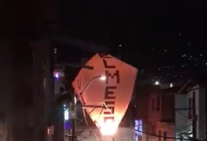 Globo lleno de pólvora en Bello Globo lleno de pólvora en Bello