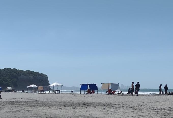 Denuncian primer cobro excesivo del año en las playas de Cartagena Denuncian primer cobro excesivo del año en las playas de Cartagena