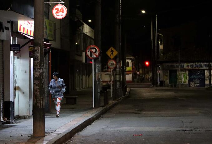 Toque De Queda Nocturno En Bogota Y Tres Localidades Mas A Cuarentena Rcn Radio