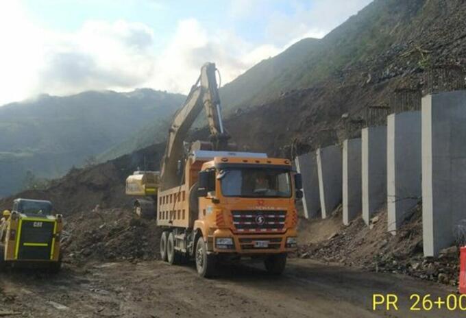 Remoción del derrumbe entre Dabeiba y Uramita, Antioquia.