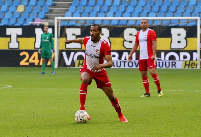Michael Chacón
