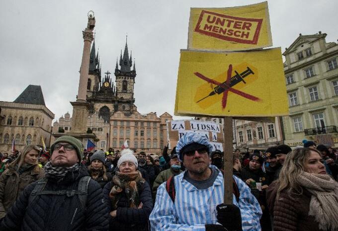 Manifestaciones en Praga contra medidas por la pandemia