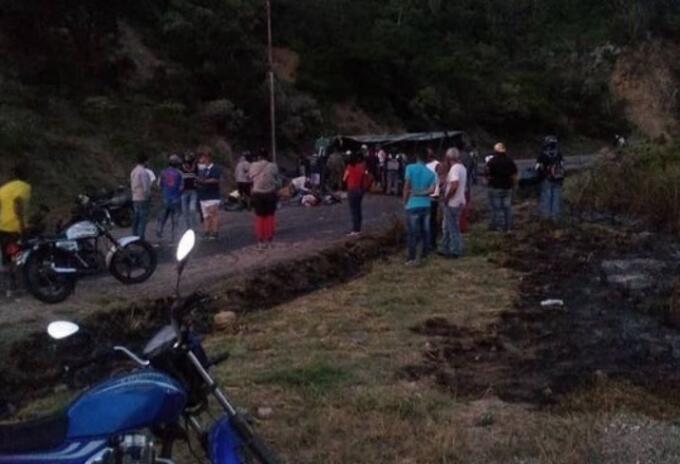 Accidente de vehículo militar venezolano en la frontera con Colombia
