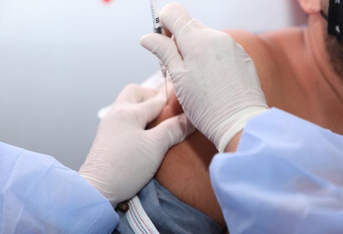 Estudiantes de carreras de la salud incluidos en la primera fase de vacunación en Santander