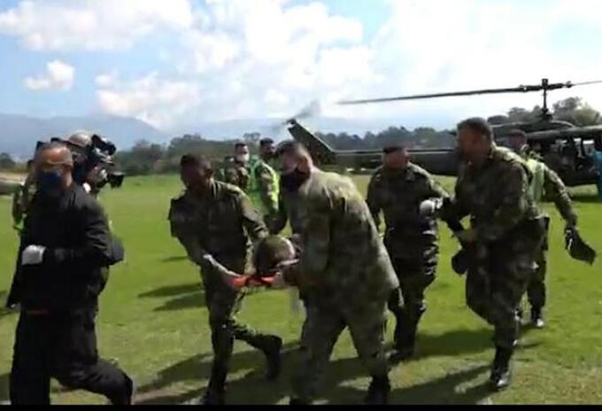 Evacuación de los heridos en combates.