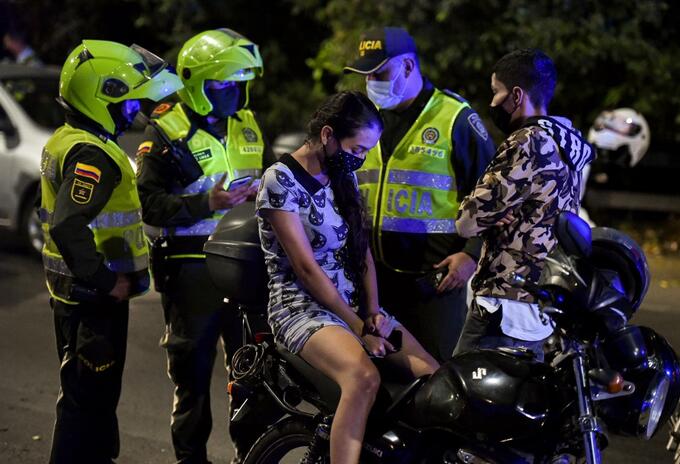 Operativos de la policía en las ciudades.