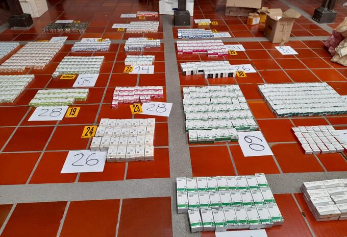 Medicamentos y esteroides falsos