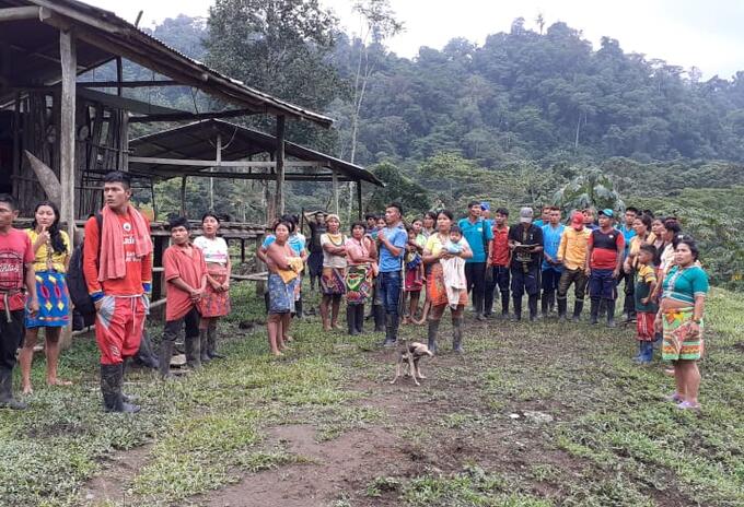 Indígenas embera eyádiba de resguardos ancestrales en Antioquia.