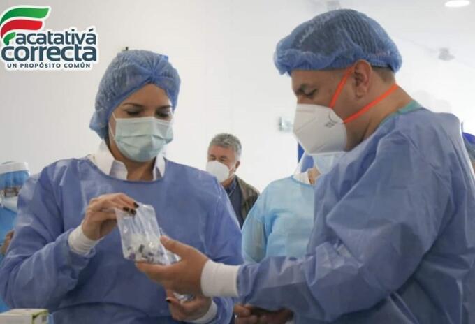 Alcalde de Facatativá aplica primera vacuna