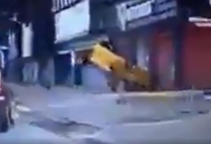 Taxi volcado Taxi volcado
