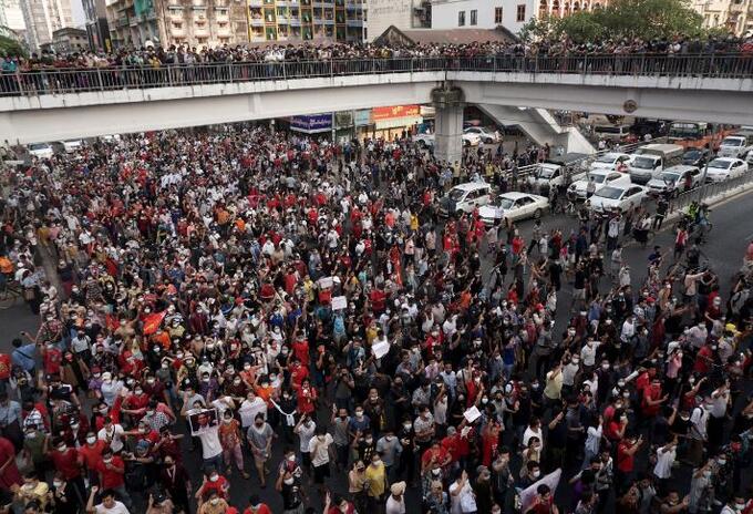 Manifestaciones en Birmania contra el golpe de Estado