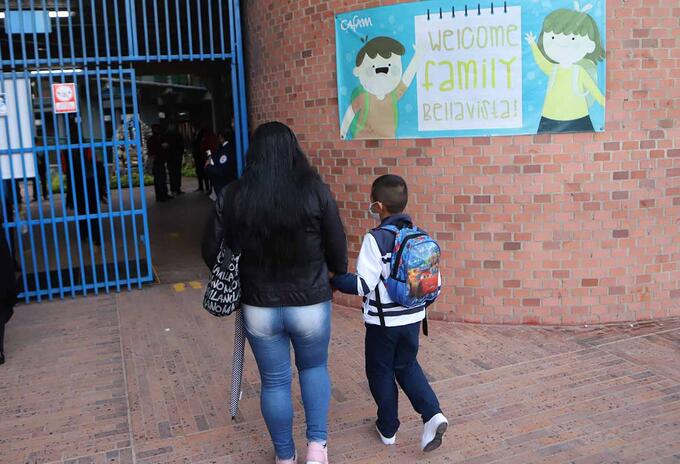 Las clases presenciales no se suspenden en Bogotá por cuenta del tercer pico. Clases presenciales - colegios de Bogotá en tiempos de covid