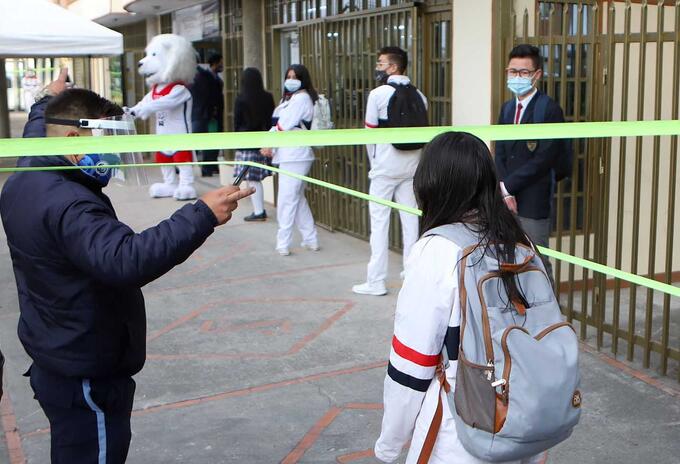 Clases presenciales: Colegios con modelo alternancia