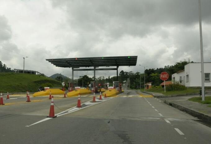 Transportadores molestos por alzas de peajes