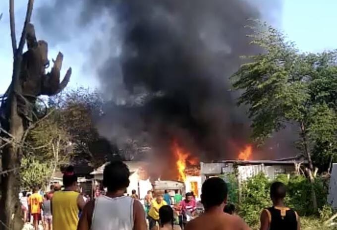 Incendio consumió cuatro casas en Barranquilla.