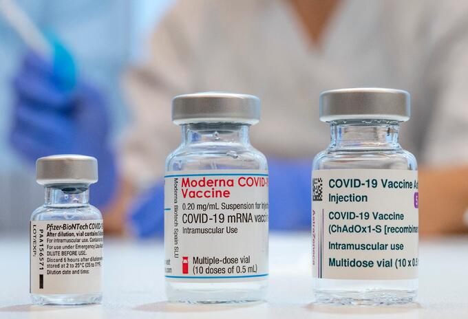 Vacuna de Pfizer y vacuna de Moderna
