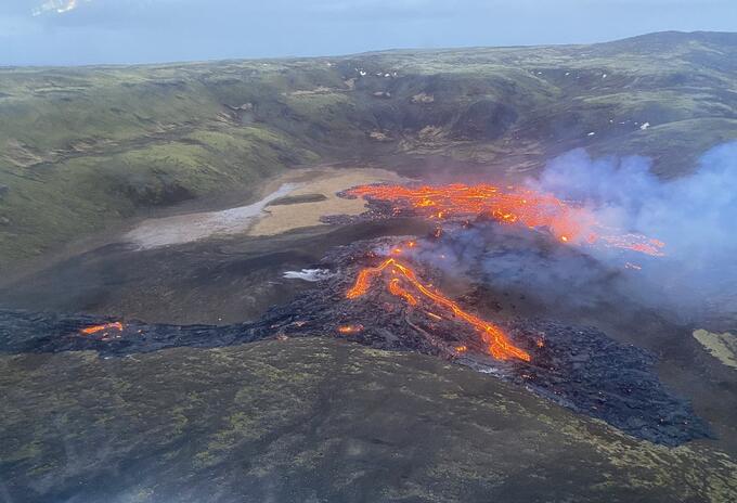 Erupción de volcán - Islandia
