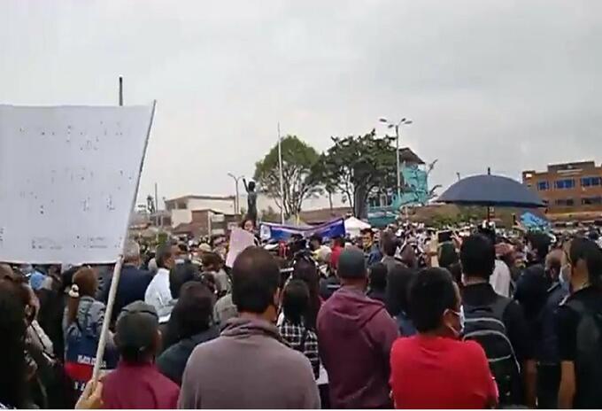 Denuncian cobros excesivos en impuesto predial en viviendas de Soacha