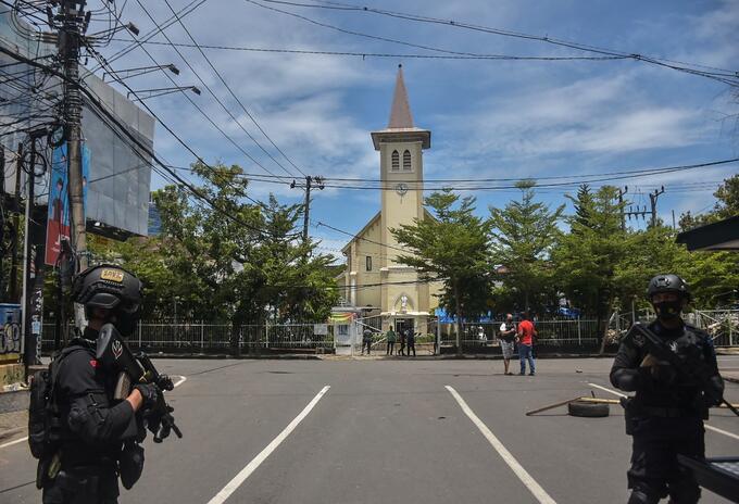 Atentado a catedral en Indonesia