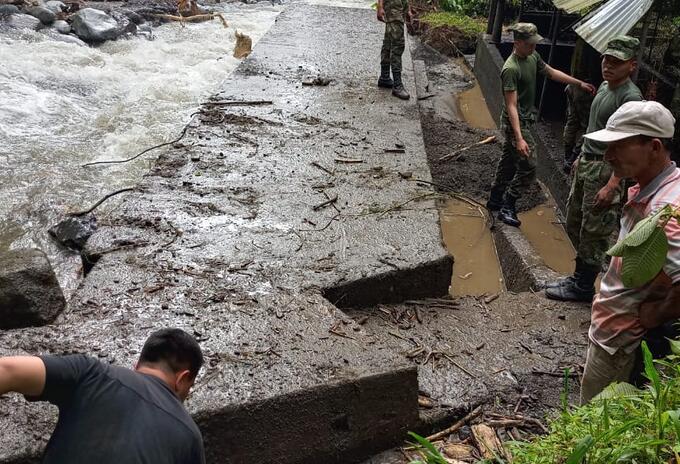Trabajos bocatoma Pueblo Rico (Risaralda)