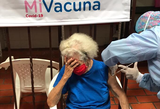Vacunación covid Cali