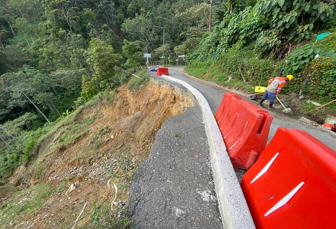 Atención en puntos afectados por lluvias en Medellín.