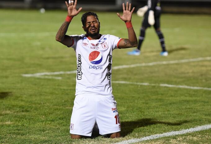 Yesus Cabrera en el estadio de Tunja