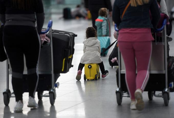 Viajeros en aeropuerto