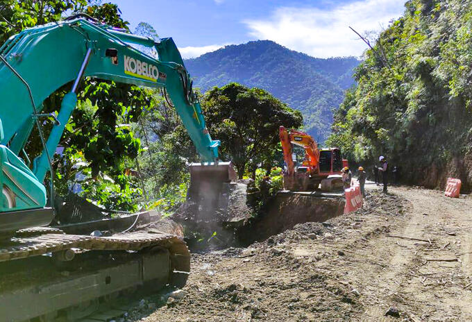 Trabajos vía Medellín - Bogotá