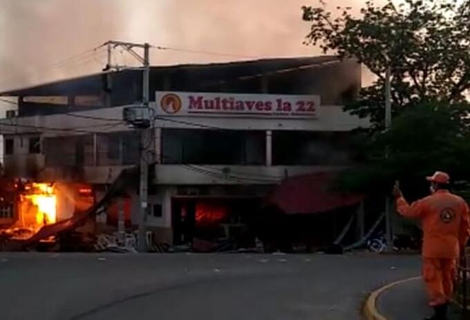 Se registró explosión e incendio en un asadero de Purificación