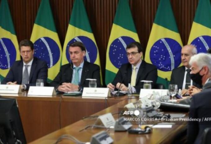 Presidente de Brasil Jair Bolsonaro en cumbre del clima