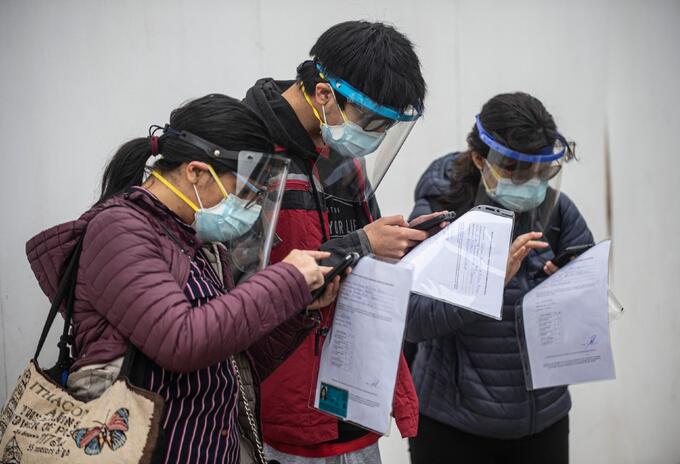 Máscara facial es obligatoria en Perú para hacer compras y en el transporte