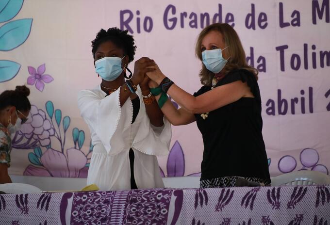 Francia Márquez y Ángela María Robledo