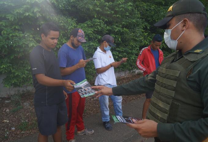Los delincuentes más buscados pertenecen a grupos ilegales .