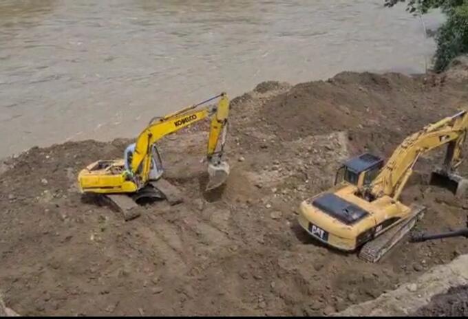 Avanzan las obras que permita instalar la motobomba para succionar el agua