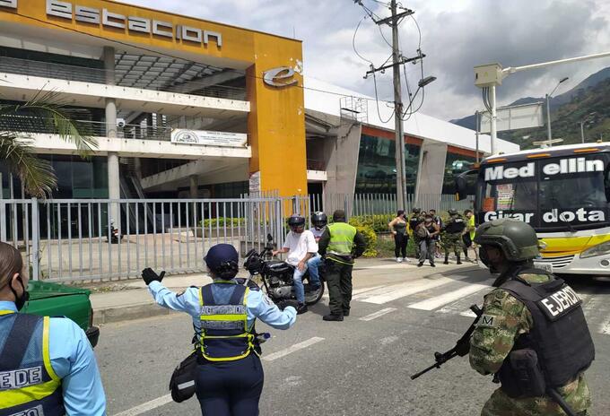 Controles al ingreso de Girardota, Antioquia.
