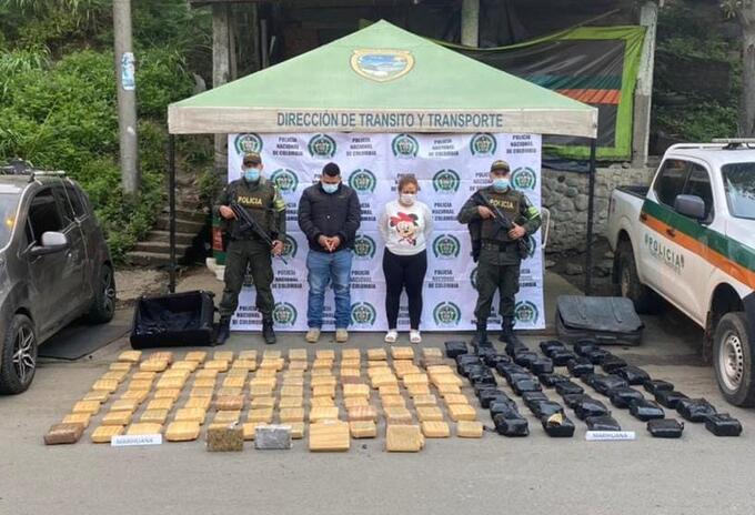 Padres usaban a bebé como fachada para transportar droga