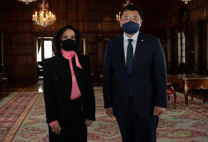 La Canciller, Claudia Blum y el Viceministro de Relaciones Exteriores, coreano Jung-Kon Choi