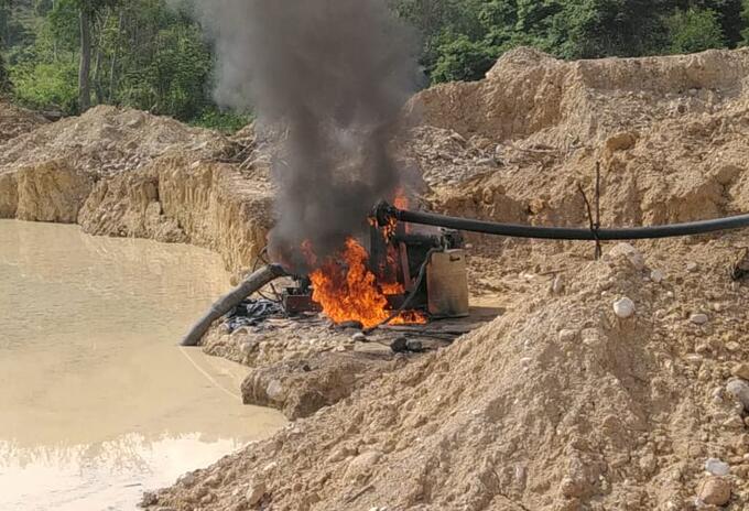 Destruyen maquinaria utilizada para extracción ilícita de oro en el sur de Bolívar