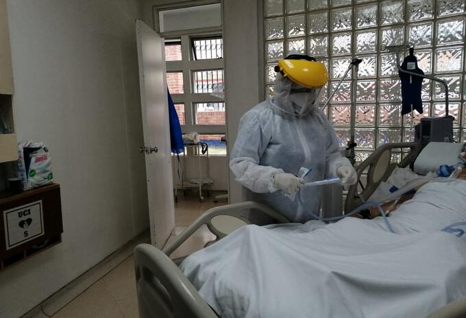 Paciente covid atendido por fisioterapeuta