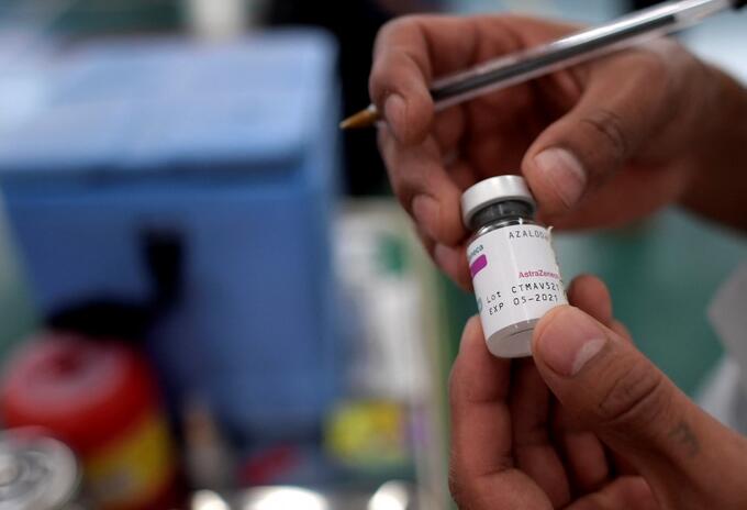 Vacuna Oxford / AstraZeneca contra COVID-19.