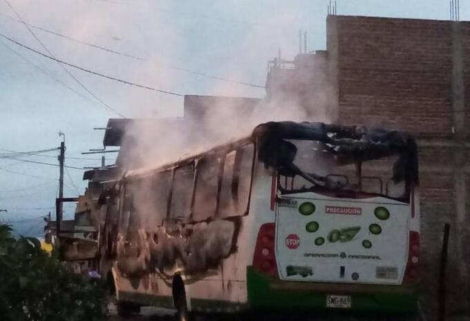 El bus llevada trabajadores de un trapiche ubicado en Florida, Valle.