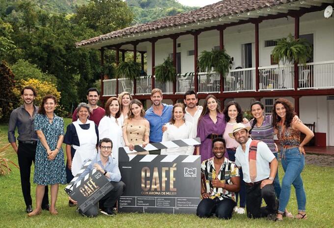 CAFÉ CON AROMA DE MUJER CAFÉ CON AROMA DE MUJER