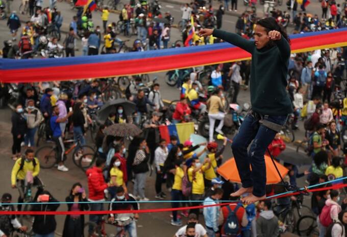 MARCHAS EN BOGOTÁ MARCHAS EN BOGOTÁ