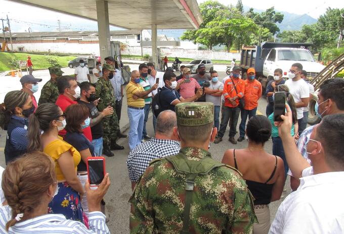 Acuerdo con manifestantes.
