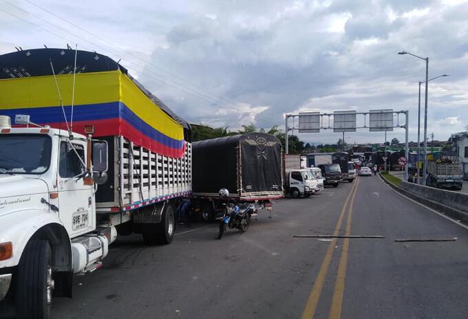 Bloqueo Camioneros, sector Versalles en Calarcá - Archivo Camioneros del Quindío